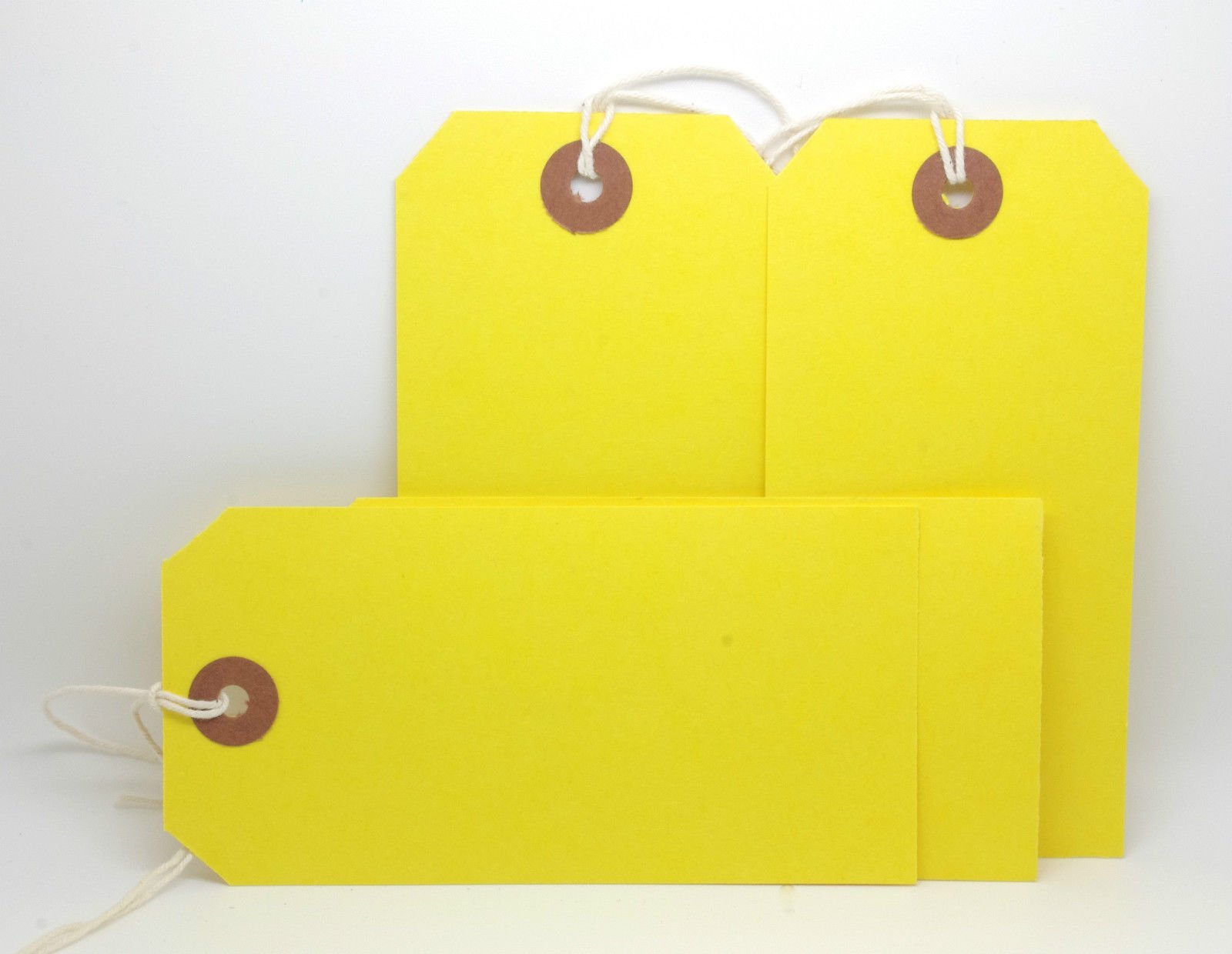 COLORED STRUNG TAGS120*60MMYELLOW( BOX OF 1X250 ) Main image