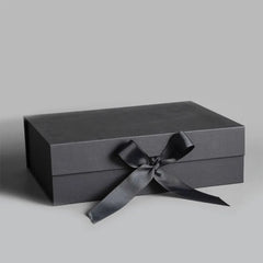 ELMAS Elegant Magnetic Closure Gift Box in Black & White