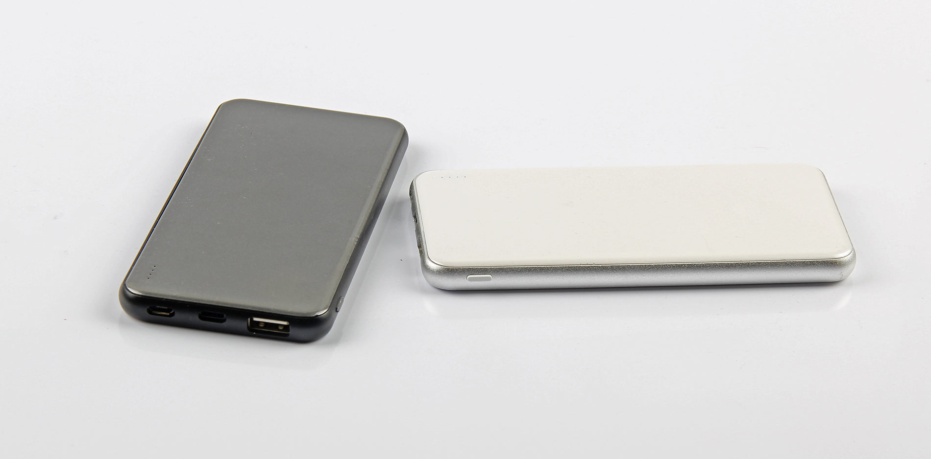AMS-AK-048 - Powerbank with LED light - 5200 mAh Secondary image