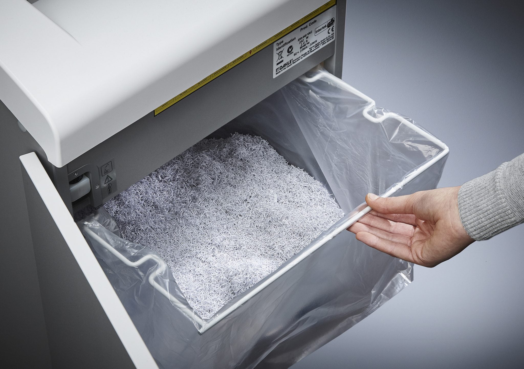 Shredder Machine DAHLE MODEL 606 - Al Masam Stationery LLC