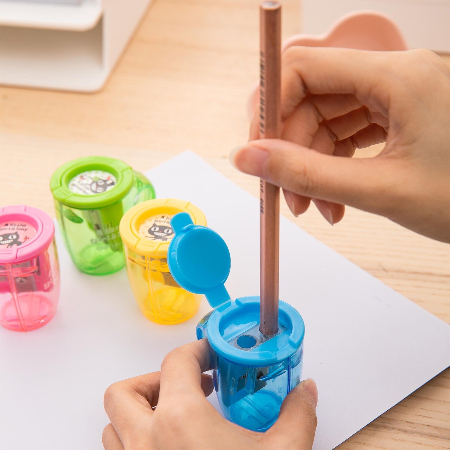 Deli Cup 2-hole Sharpener w/canister 23°18° 7mm 3C - Al Masam Stationery LLC