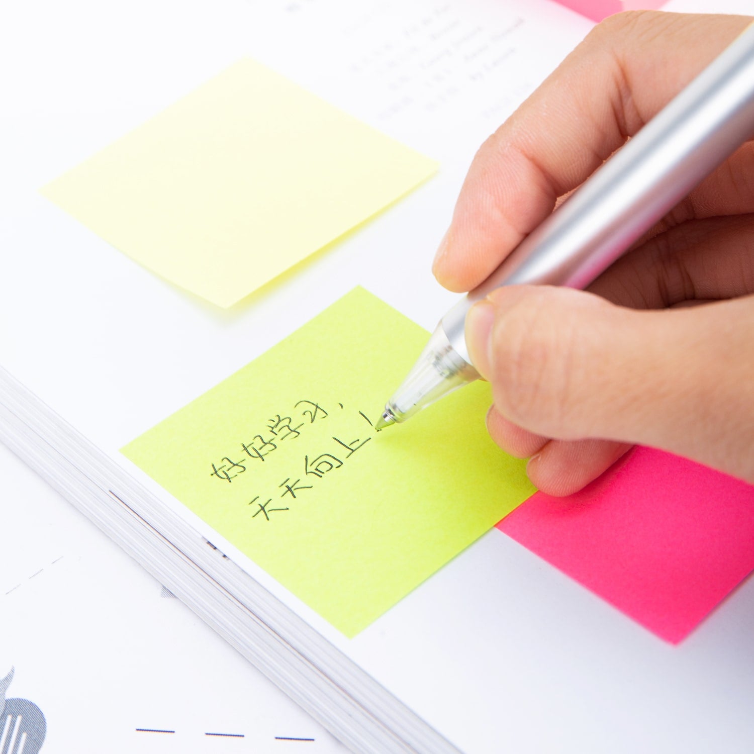 Deli Sticky Notes 51mm*51mm 2' x 2'' - Al Masam Stationery LLC