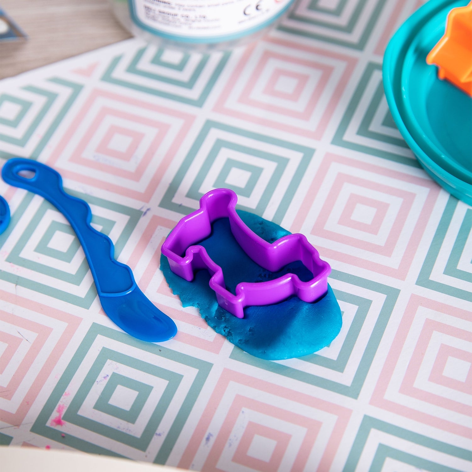 Deli Play Dough 12 colors, Net weight: 160g - Al Masam Stationery LLC