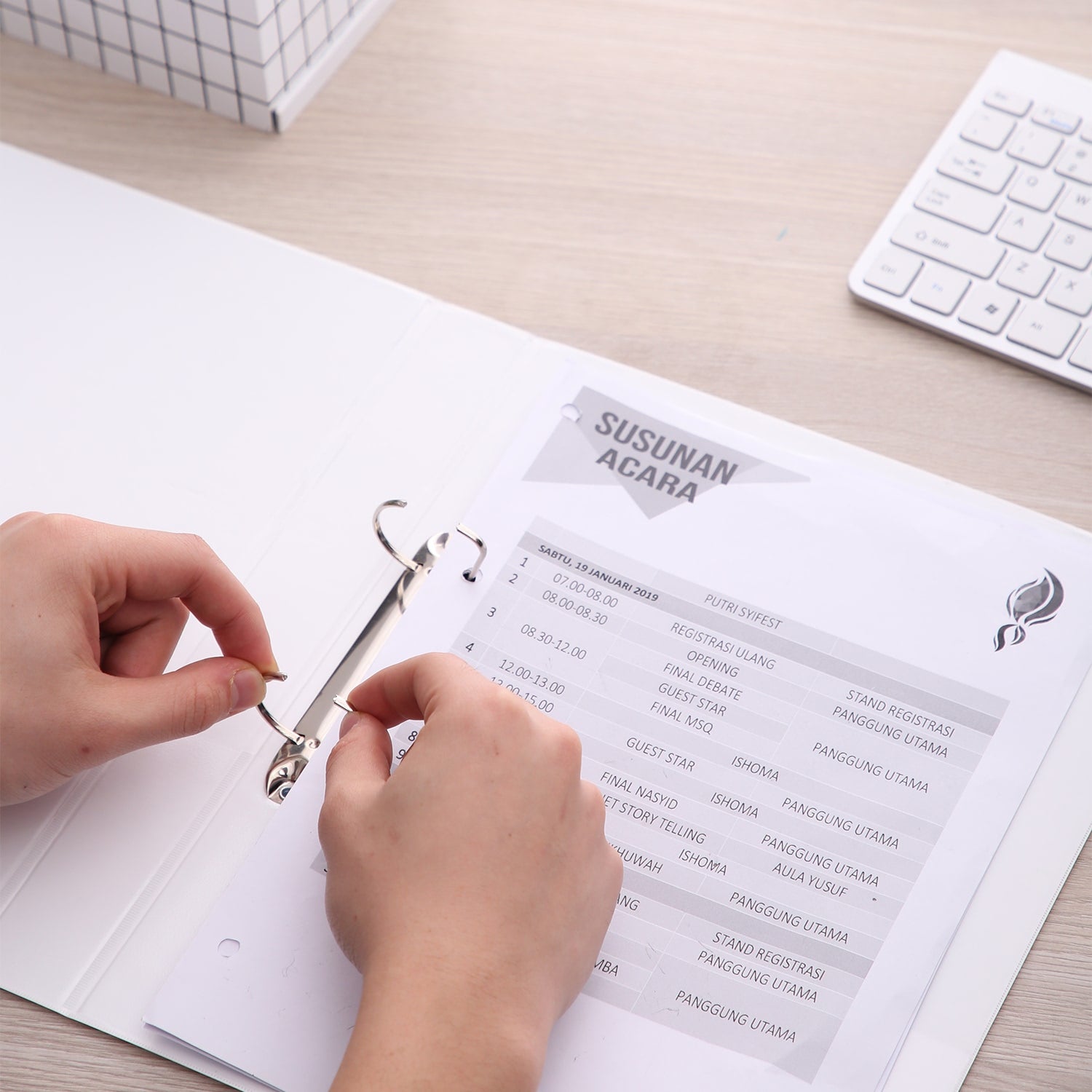 Deli PP 1IN 2 D-Ring View Binder A4 - Al Masam Stationery LLC