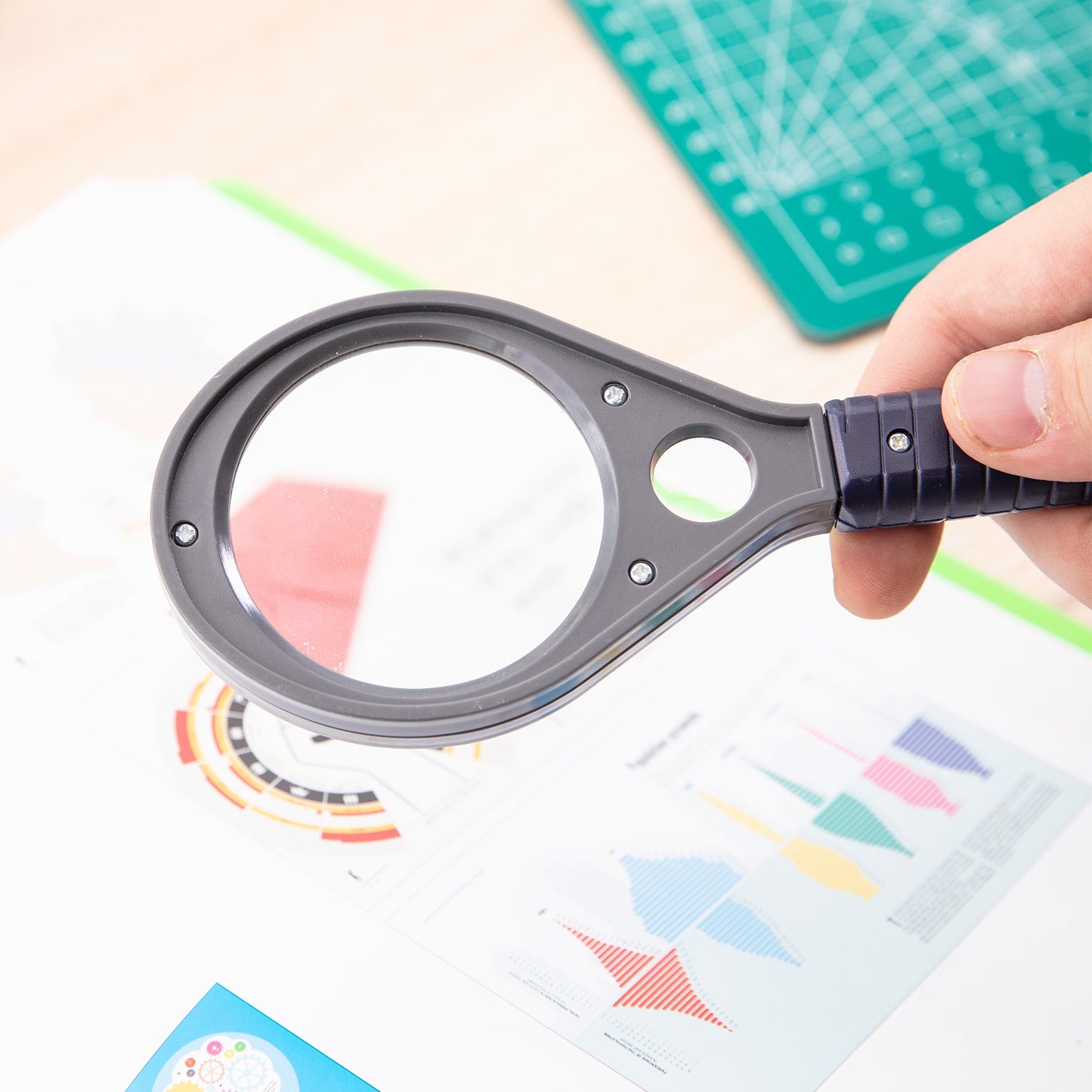 Deli Magnifier 3X, 6X - (E9091) - Al Masam Stationery LLC