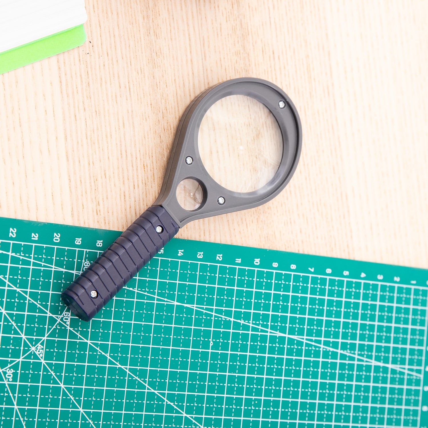 Deli Magnifier 3X, 6X - (E9092) - Al Masam Stationery LLC