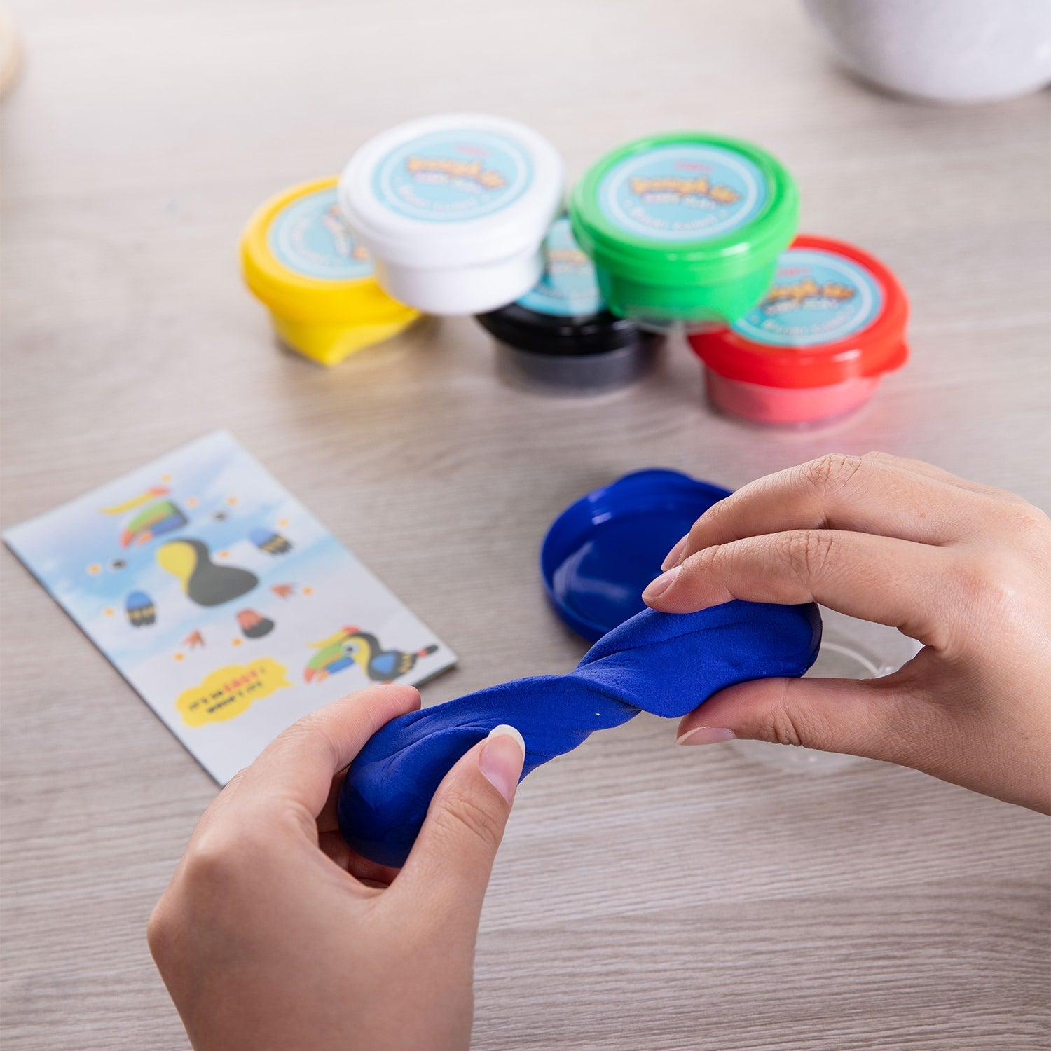 Deli Deli Soft Super Light Clay - Al Masam Stationery LLC