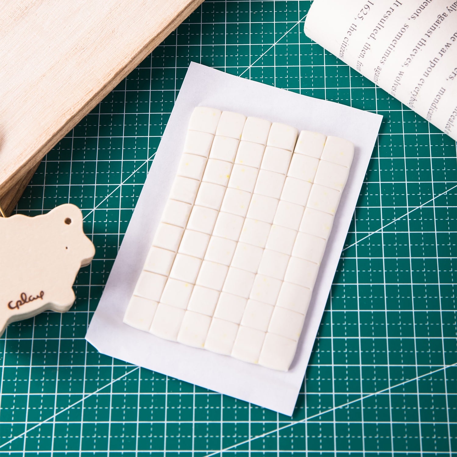 Deli Reusable Magic Tack 35g - Al Masam Stationery LLC