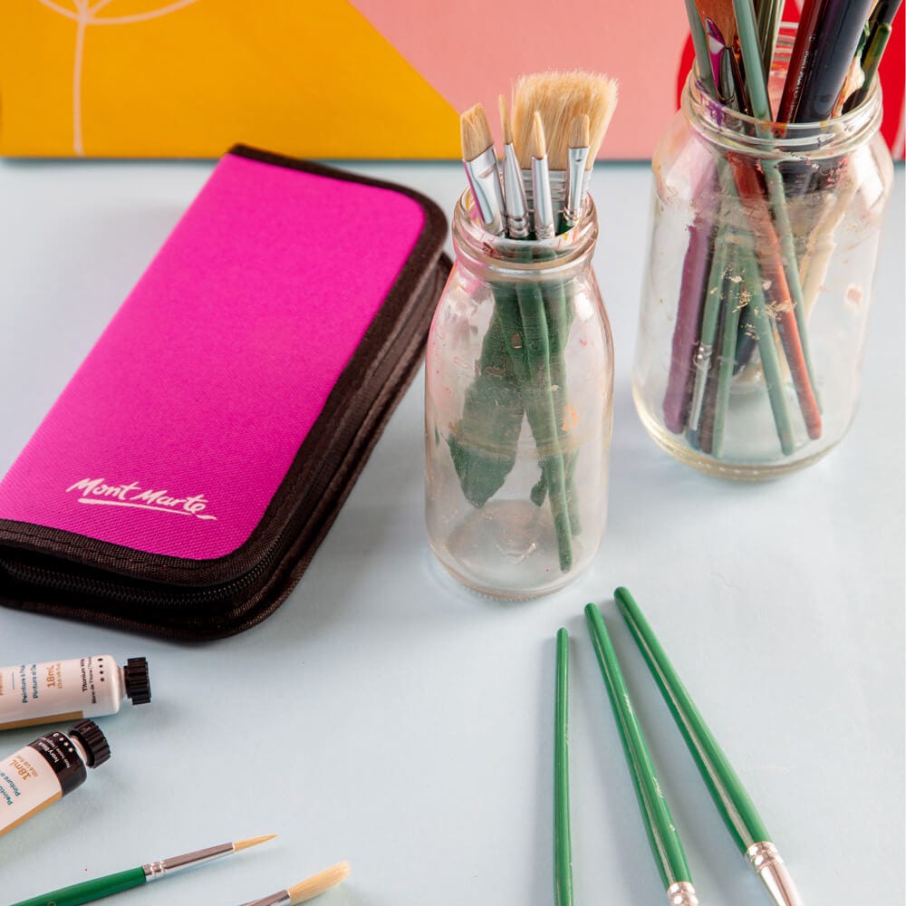 Mont Marte Brush Set in Wallet 11pc - Oil - Al Masam Stationery LLC