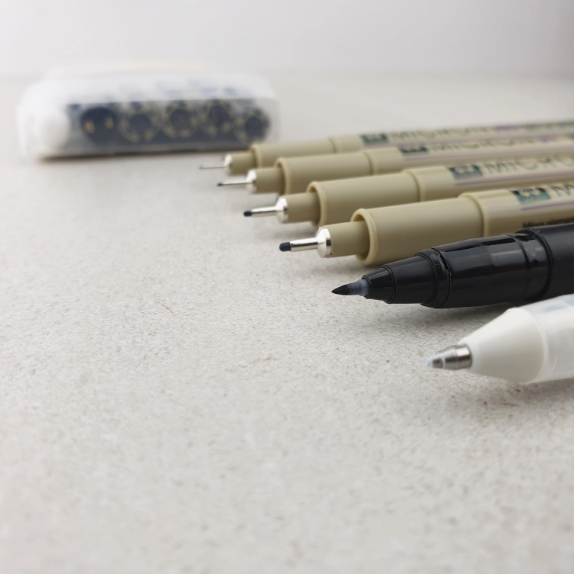 PIGMA AND GELLY ROLL WHITE MANGA PEN SET - Al Masam Stationery LLC